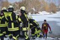 Hund und Person Eiseinbruch Koeln Fuehlinger See P105